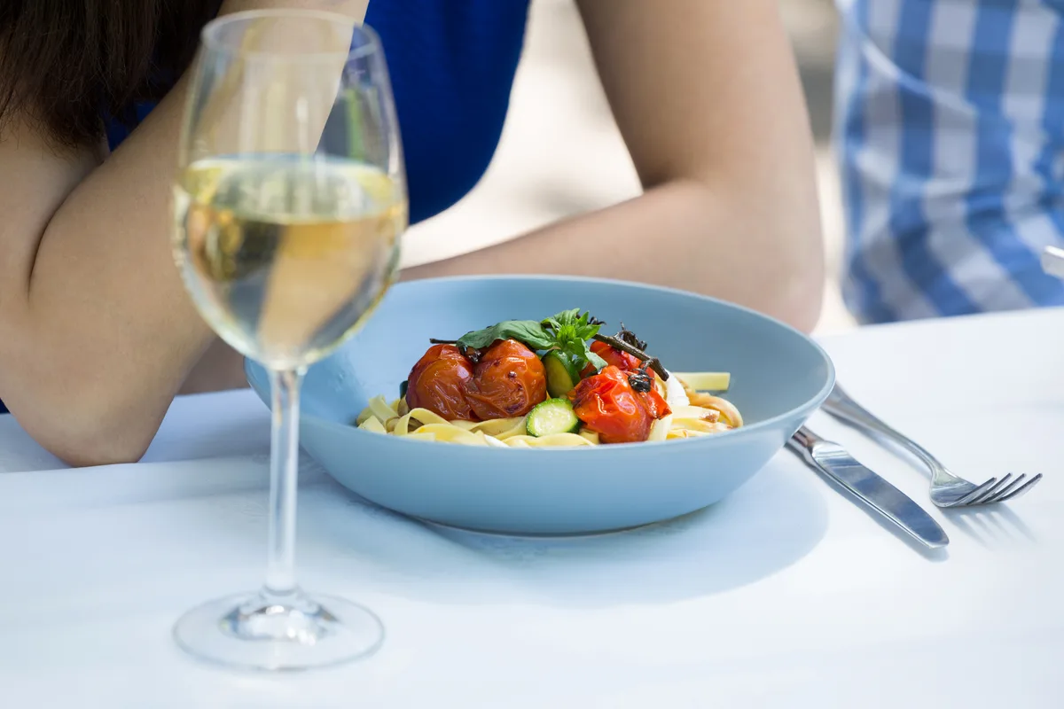 romantická večera Bratislava centrum – talianske víno a pasta pre dvoch v Liberta Bratislava